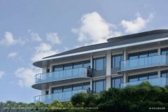 7.5米挑高门庭以玻璃幕墙体系为主体