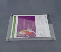 麦克风： 内置麦克风用于与Siri对话