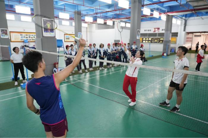 2024年中国国家队公益服务大行动重庆站在校园正