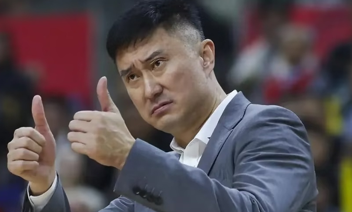 广东宏远大胜四川男篮 杜锋轮换策略引球迷不满