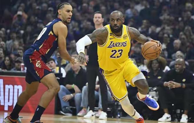 湖人127-113轻取骑士东契奇复出率队胜出锁定季后