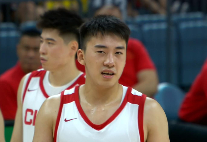 中国篮球新星留洋遇阻：杨瀚森NBA挣扎 林葳NCA