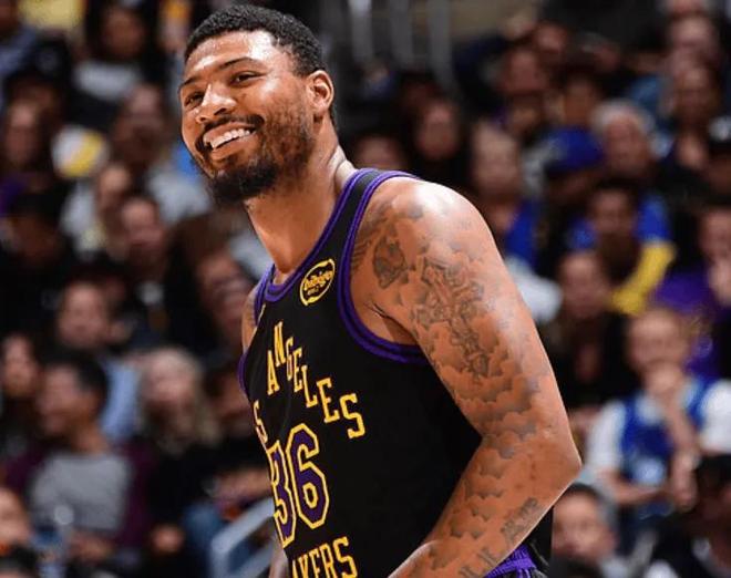 湖人双杀火箭锁定系列赛优势 斯玛特肯纳德爆发