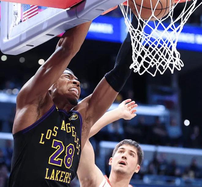 湖人双杀火箭锁定系列赛优势 斯玛特肯纳德爆发