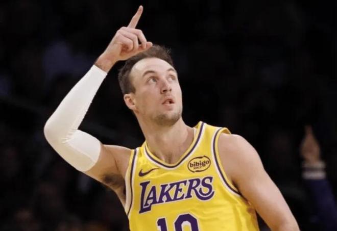 湖人双杀火箭锁定系列赛优势 斯玛特肯纳德爆发